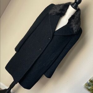 Kate Spade New York Coat . Detachable faux fur collar. NEW / Tags . Black